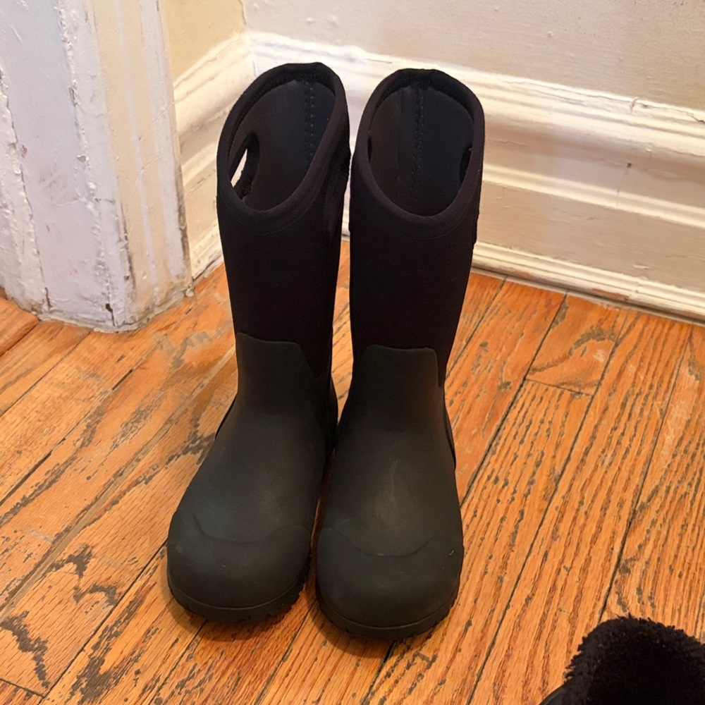 Unisex/ Bogs Kids Black Tall Waterproof Pull-On Boots